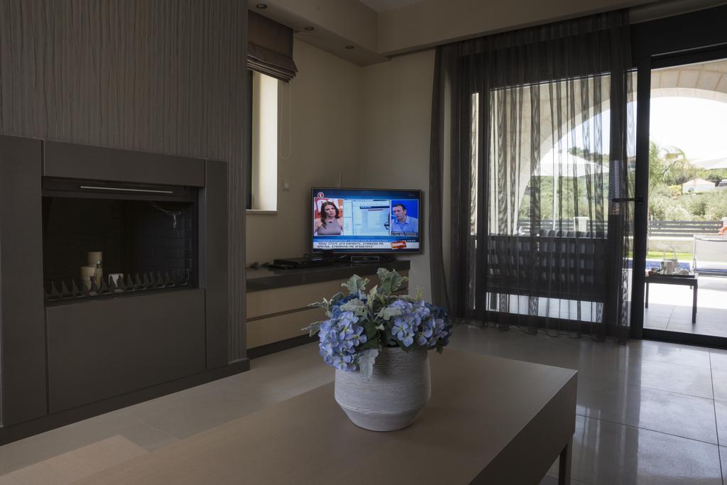Villa-Azalea Almyrida  Room photo